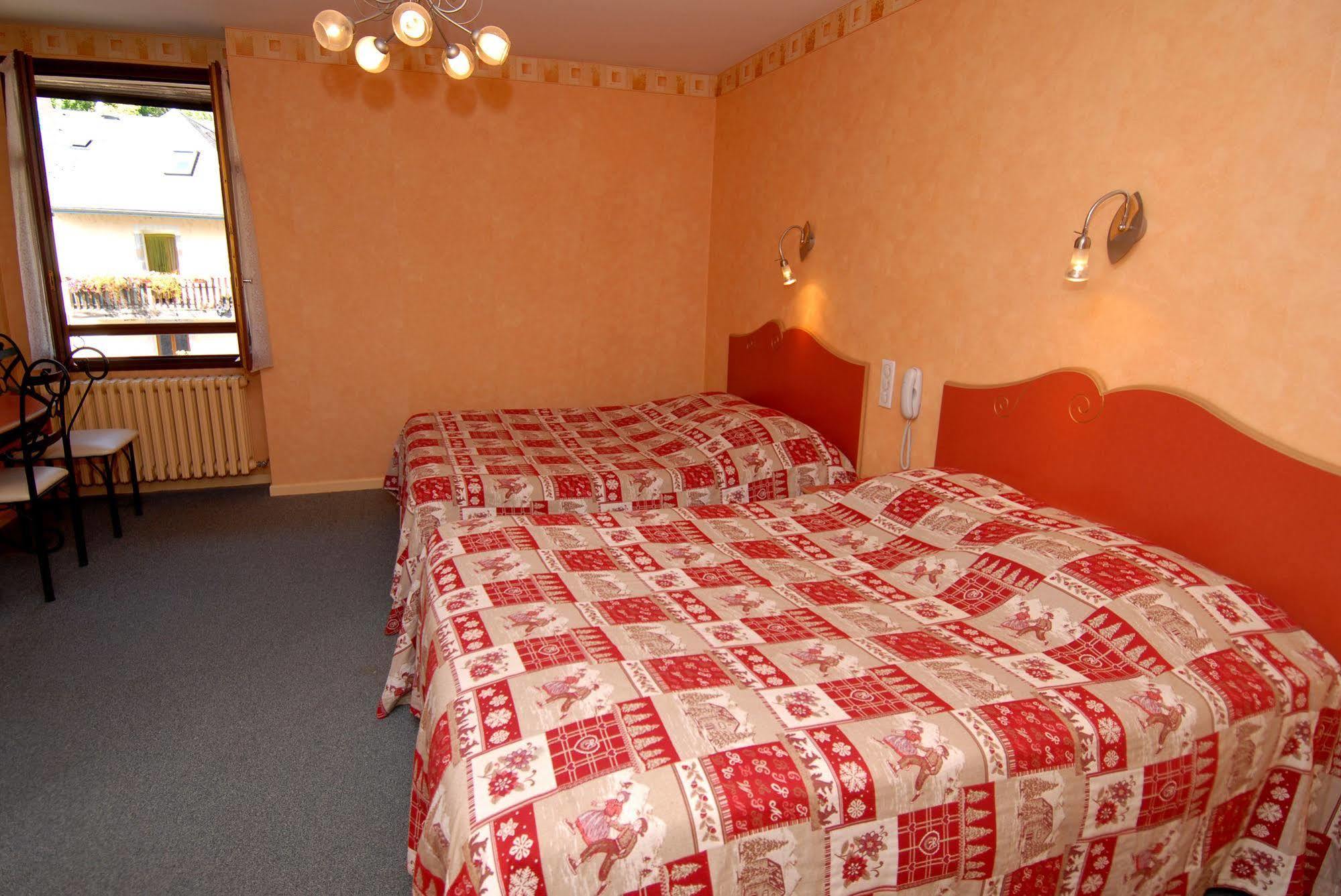 Hotel George Montmelian Ngoại thất bức ảnh